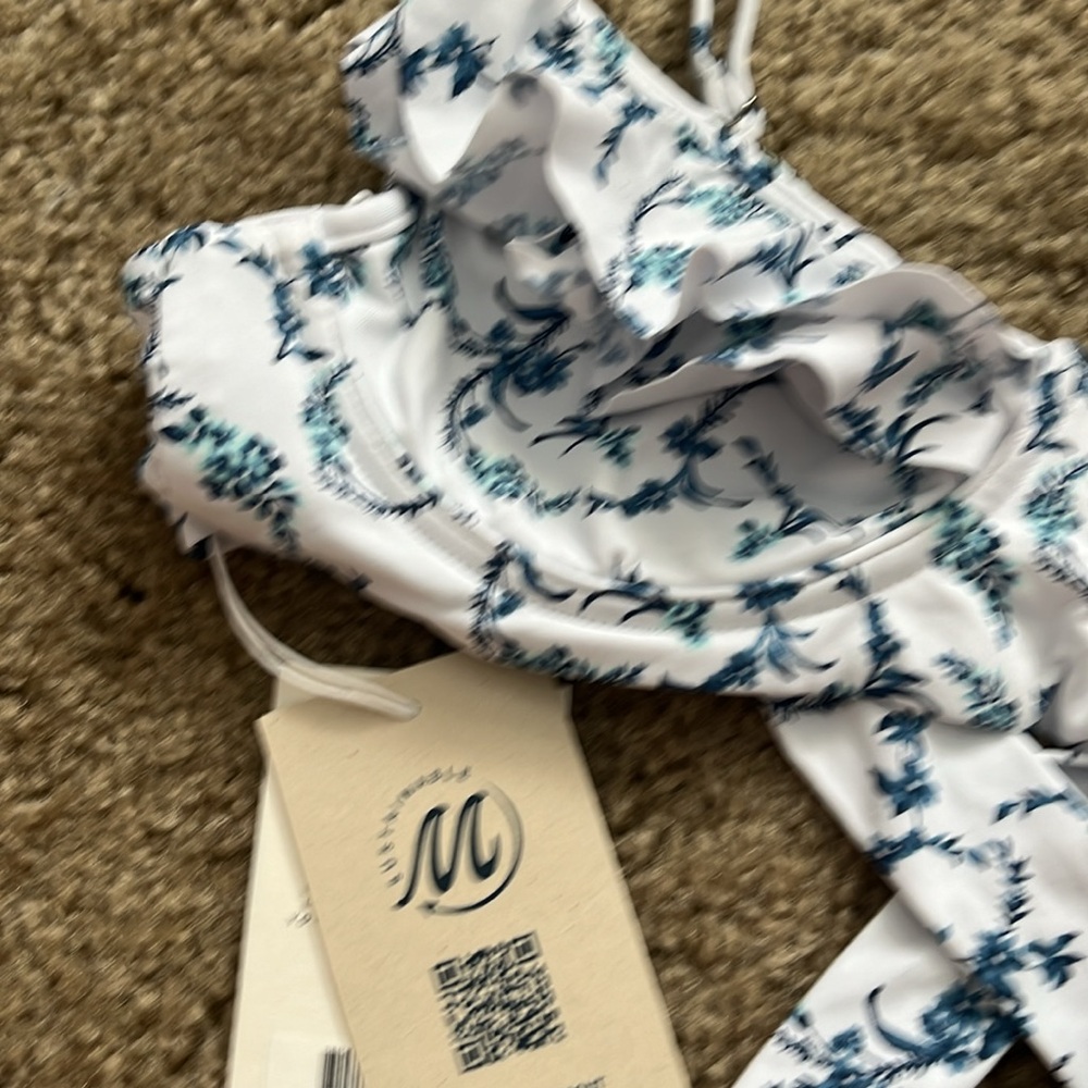 Maaji Blue Floral Bikini Top, NWT - Picture 3 of 4